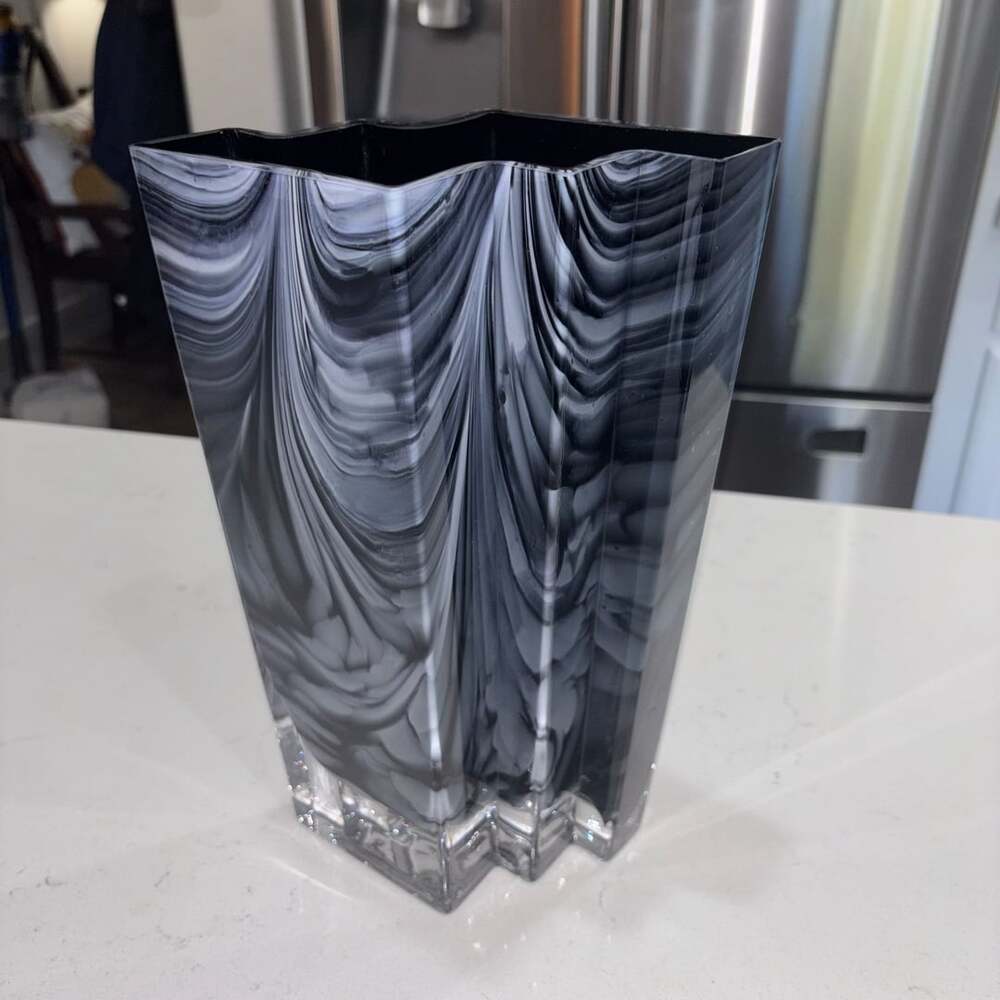 Art Glass Marbled Black And White Zig Zag Vase